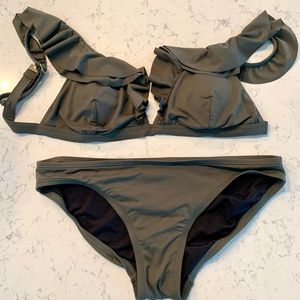 Michael Kors Ruffle Olive Bikini M